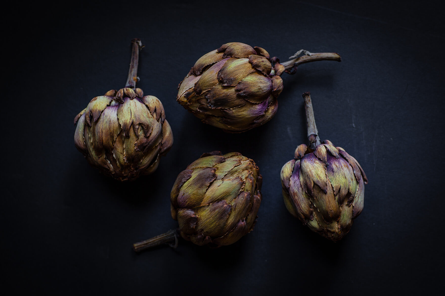 jordärtskockor på ett bord