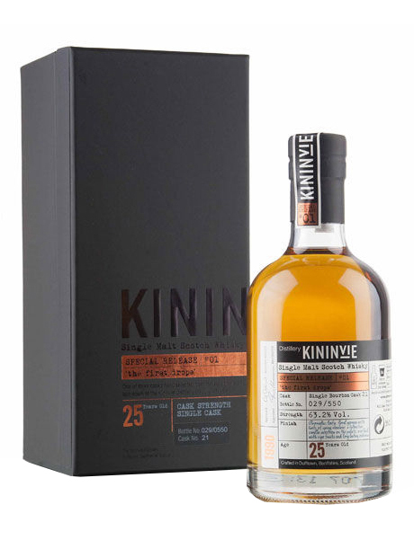 en flaska kininvie whisky