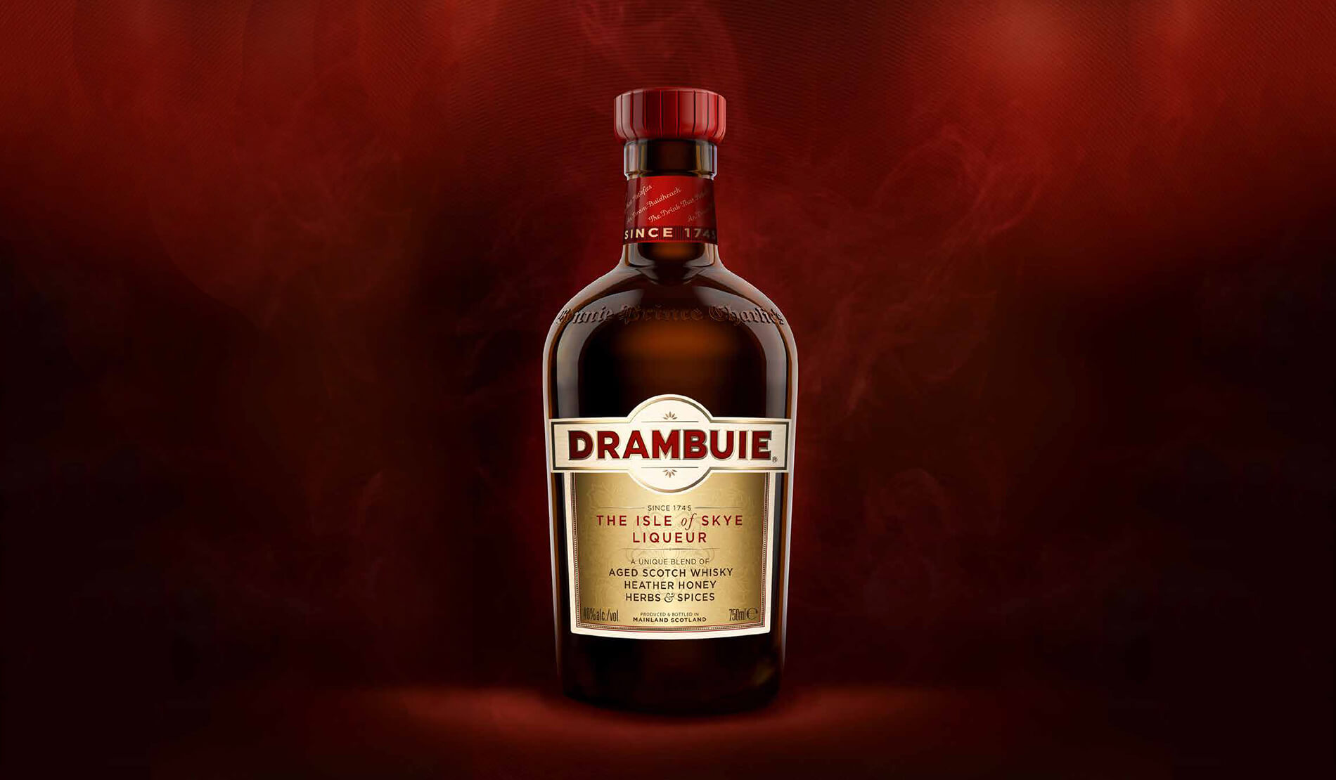 En flaska innehållande den skotska whiskylikören Drambuie.