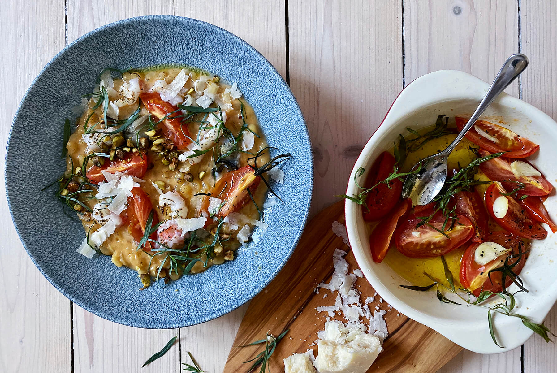 Bönotto med skaldjur, tomat och dragon