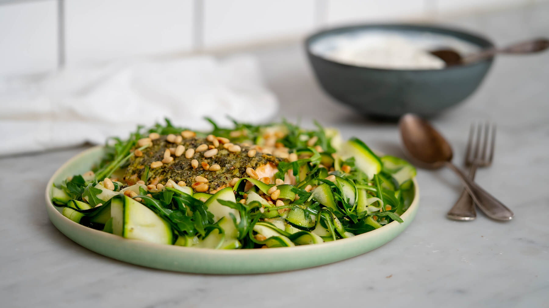 lax i ugn på en tallrik