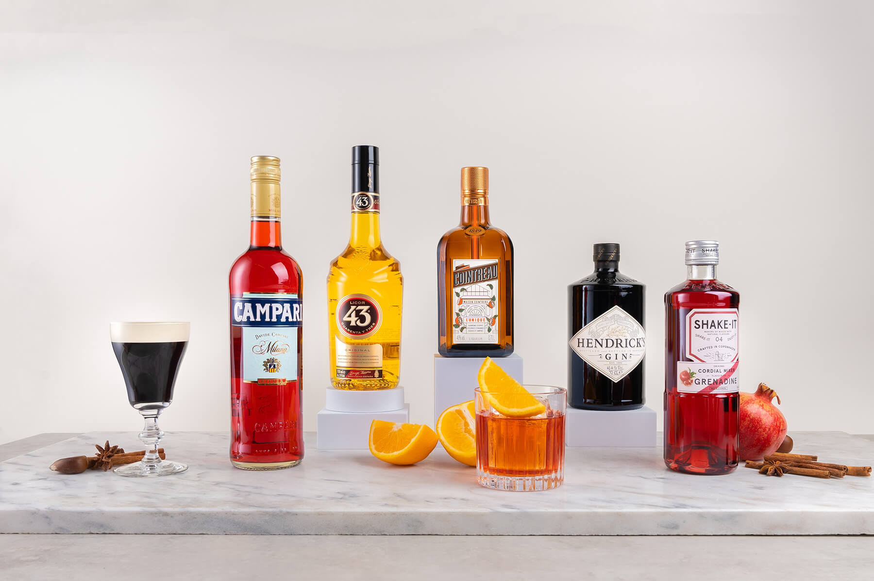 fem flaskor som kan passa bra som present sprit till den som blandar drinkar