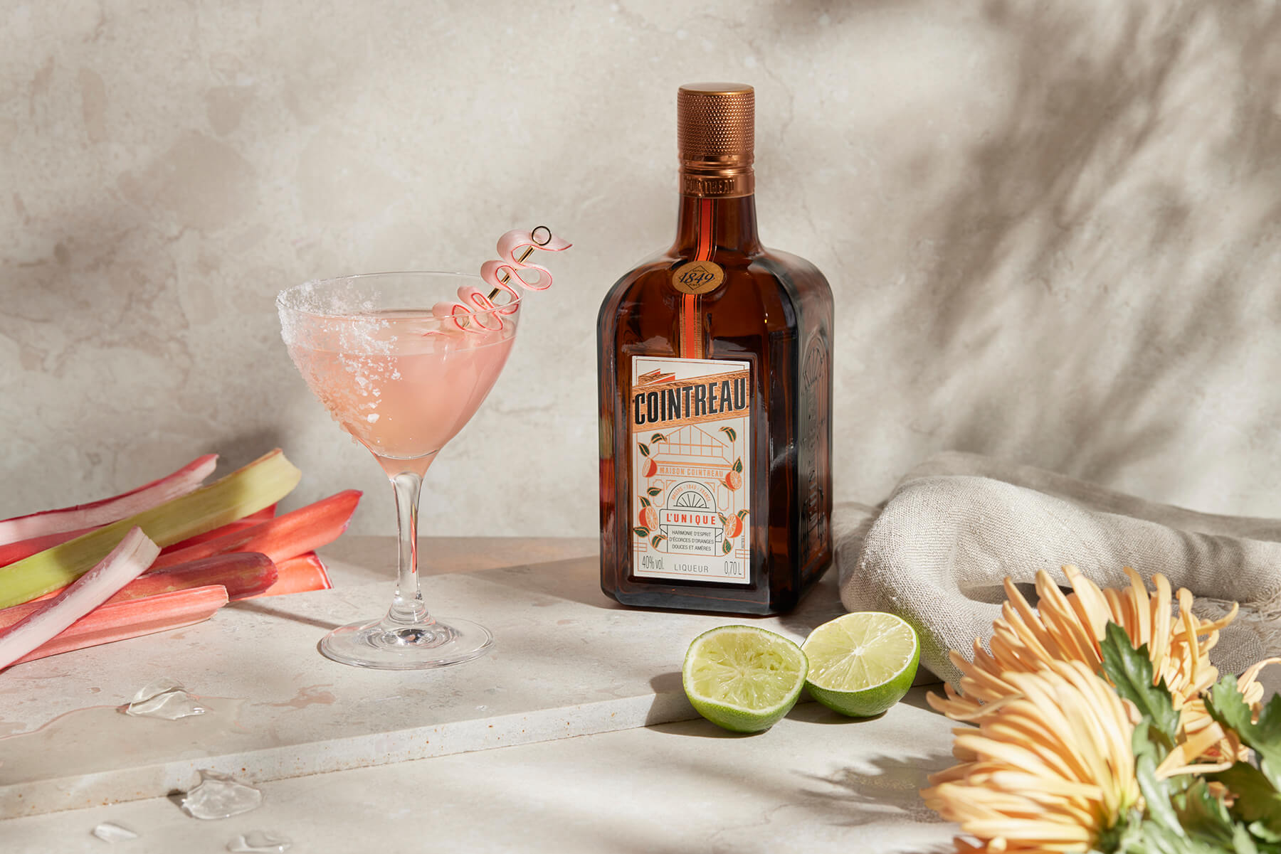 en drink margarita med rabarber