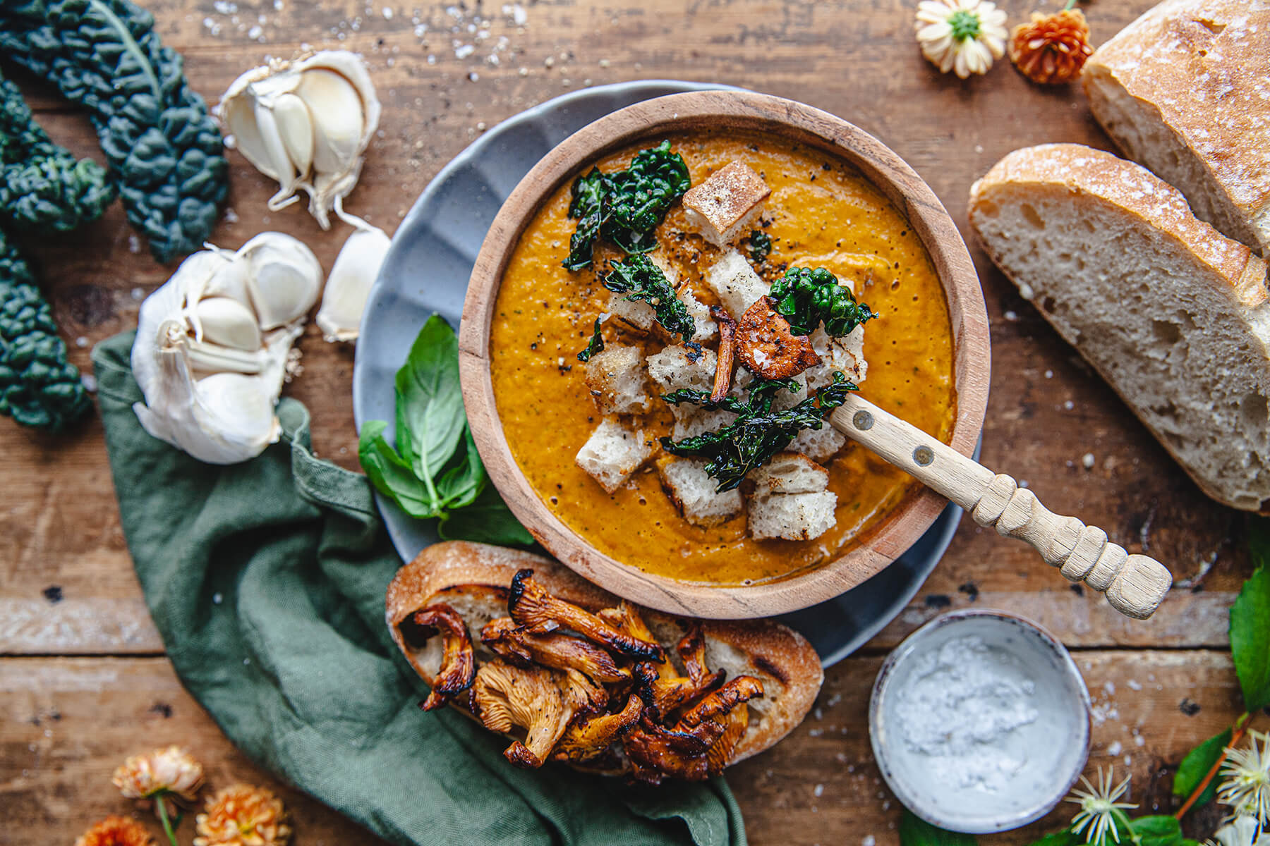 toscansk tomatsoppa med kantarellmacka