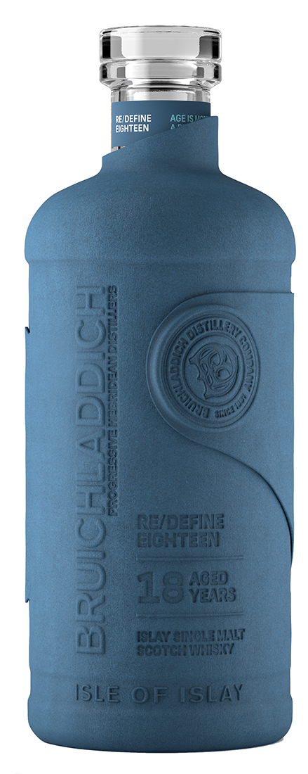 en flaska whisky i papper