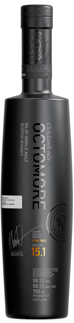 en flaska Octomore 15.1 whisky från islay svart flaska