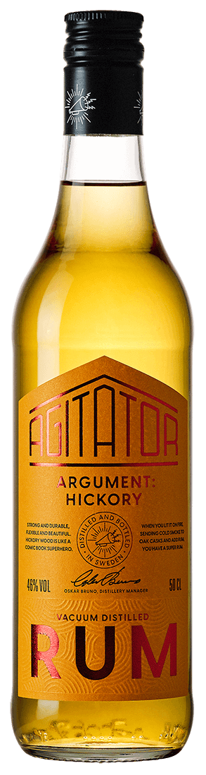 en flaska sprit rom som är brun agitator
