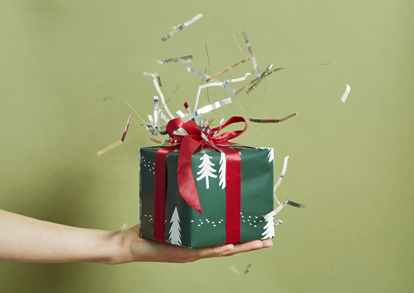 julklapp med snören som renhorn